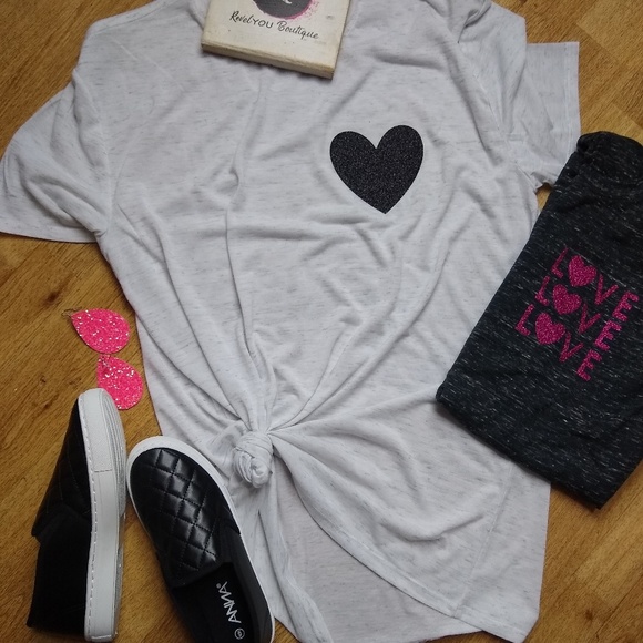 Glitter Heart Pocket Tee - Picture 4 of 4